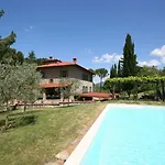 Lo Scoiattolo By Posarellivillas וילה