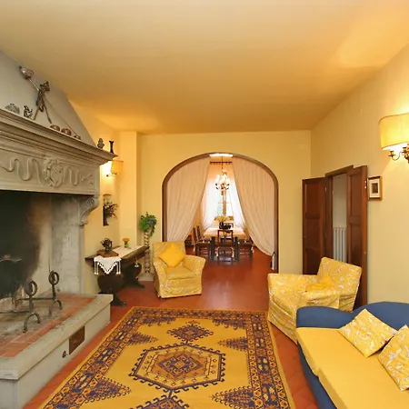 Villa Lo Scoiattolo By Posarellivillas