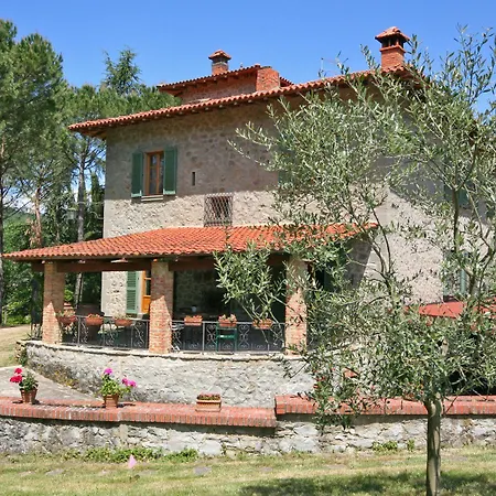 Villa Lo Scoiattolo By Posarellivillas