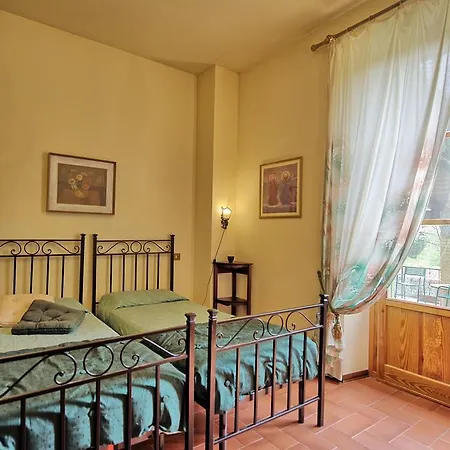 Villa Lo Scoiattolo By Posarellivillas